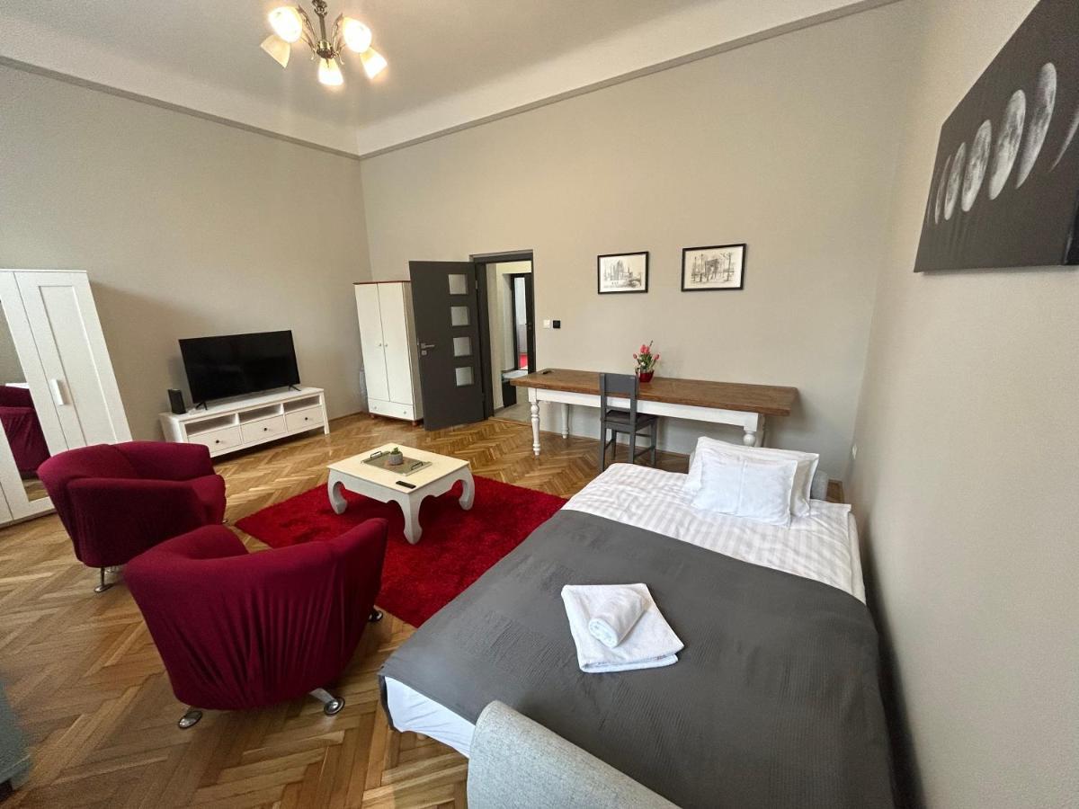 Fullmoon Apartments 2 塞格德 外观 照片